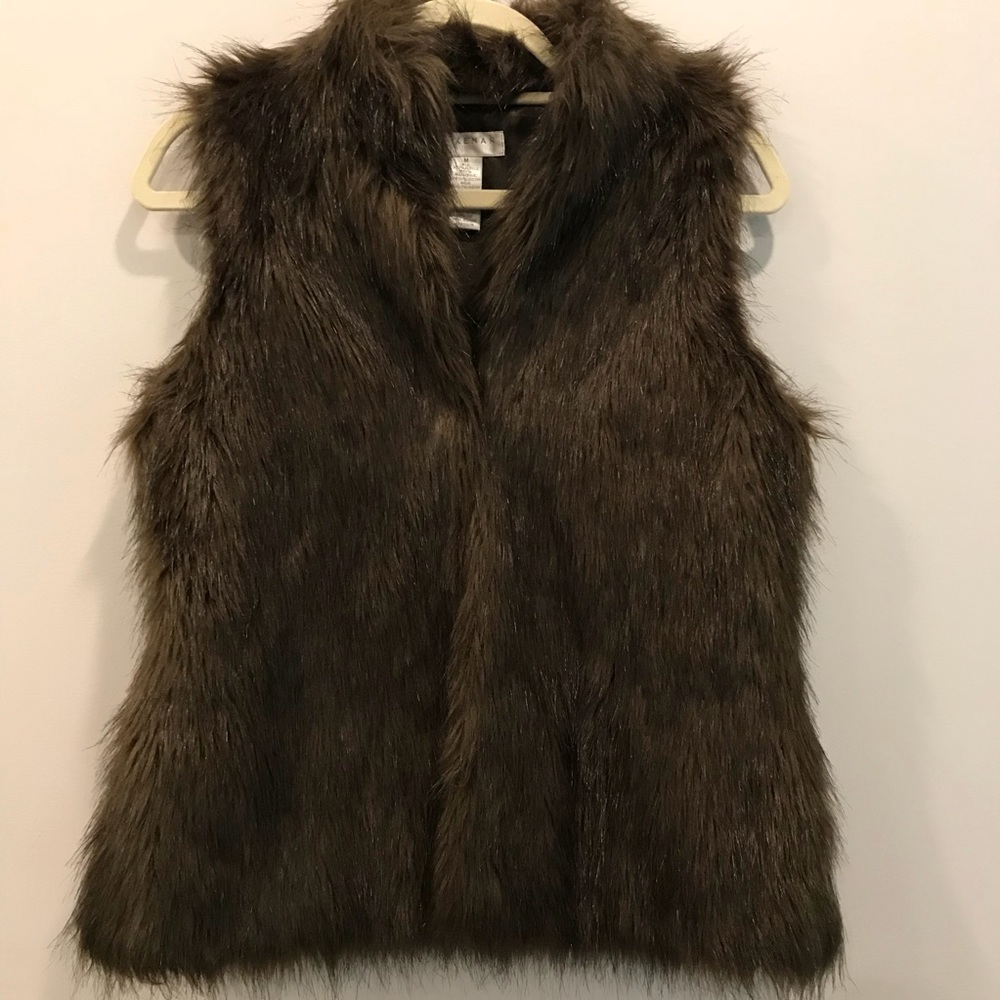 REDUCED: EUC Kenar Faux Fur Vest, Size Medium